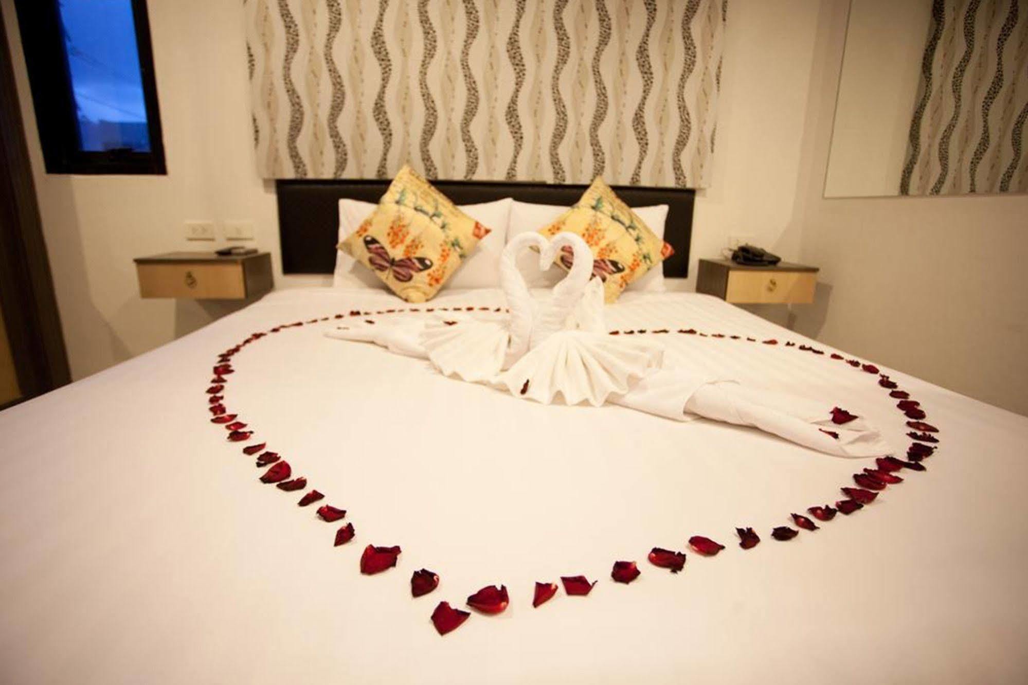 Chill Patong Hotel Ngoại thất bức ảnh